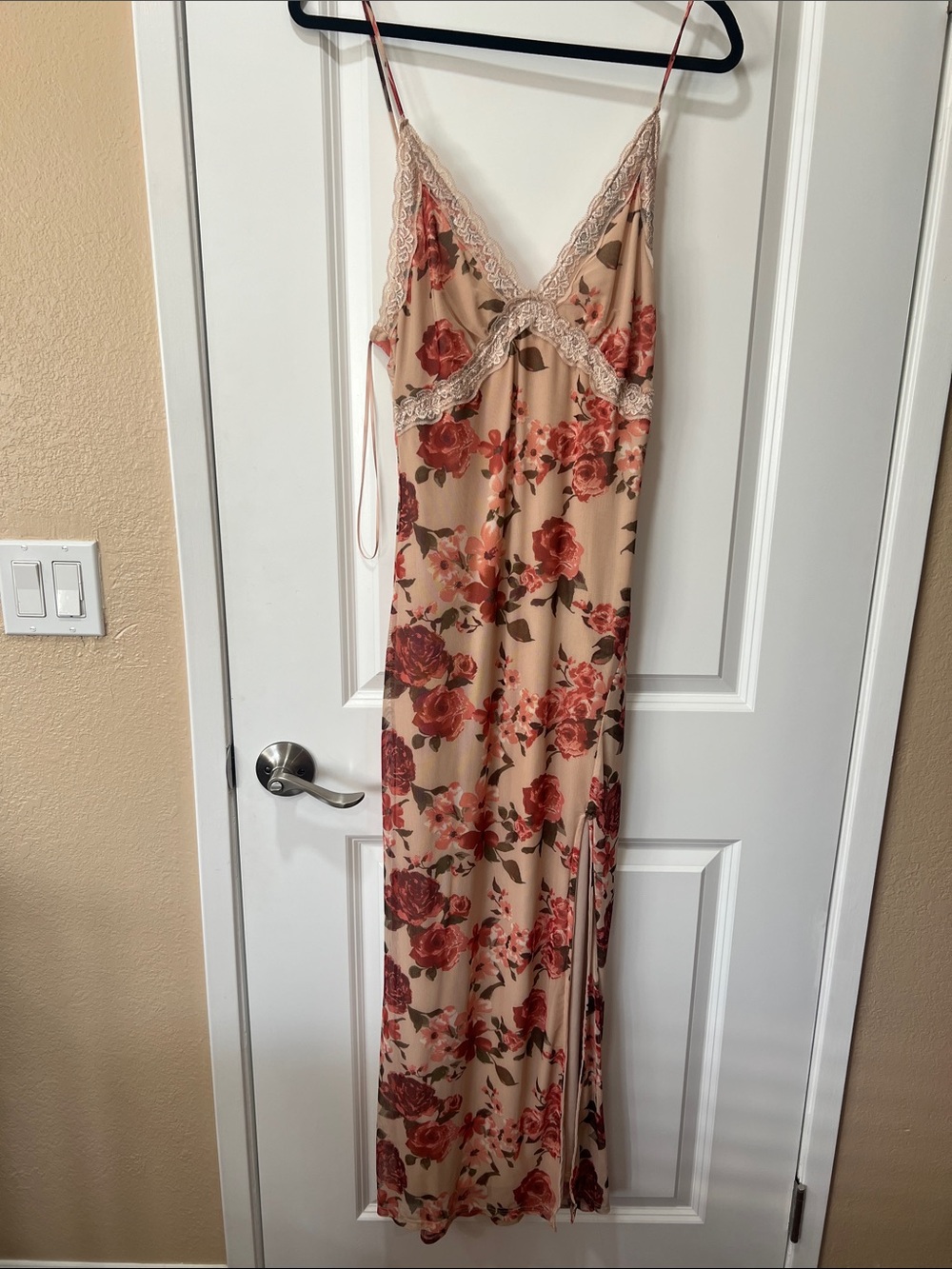 Jessica Simpson Beige Maxi Dress with Red Floral Print